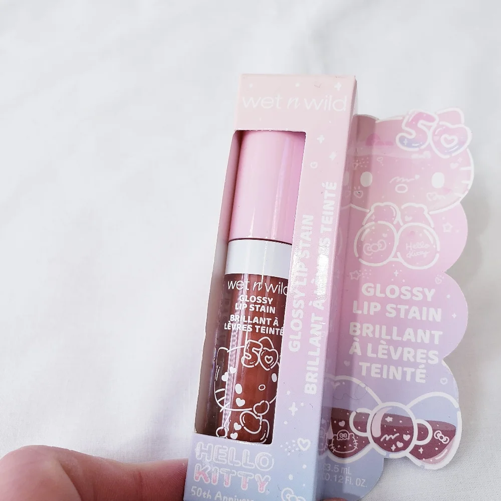 Hello Kitty 50th Anniversary Wet N Wild GLOSSY LIP STAIN So Dreamy Shine